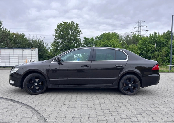 Skoda Superb cena 26800 przebieg: 234160, rok produkcji 2012 z Gdynia małe 466